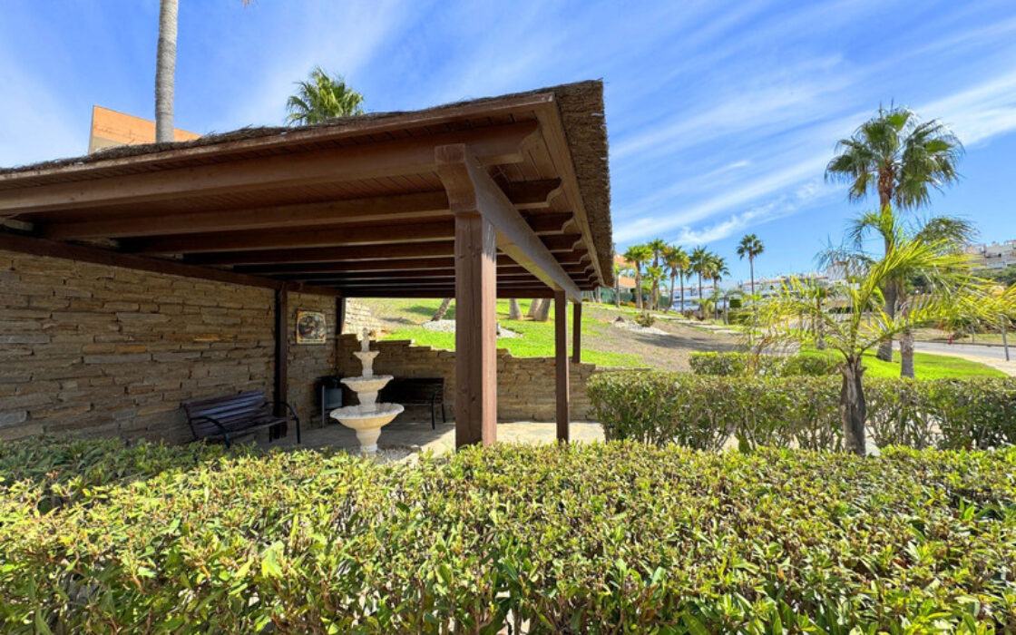 Квартира з терасою та видом на море в Касаресі 61 кв.м