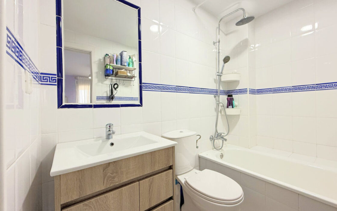 Квартира з терасою та видом на море в Касаресі 61 кв.м