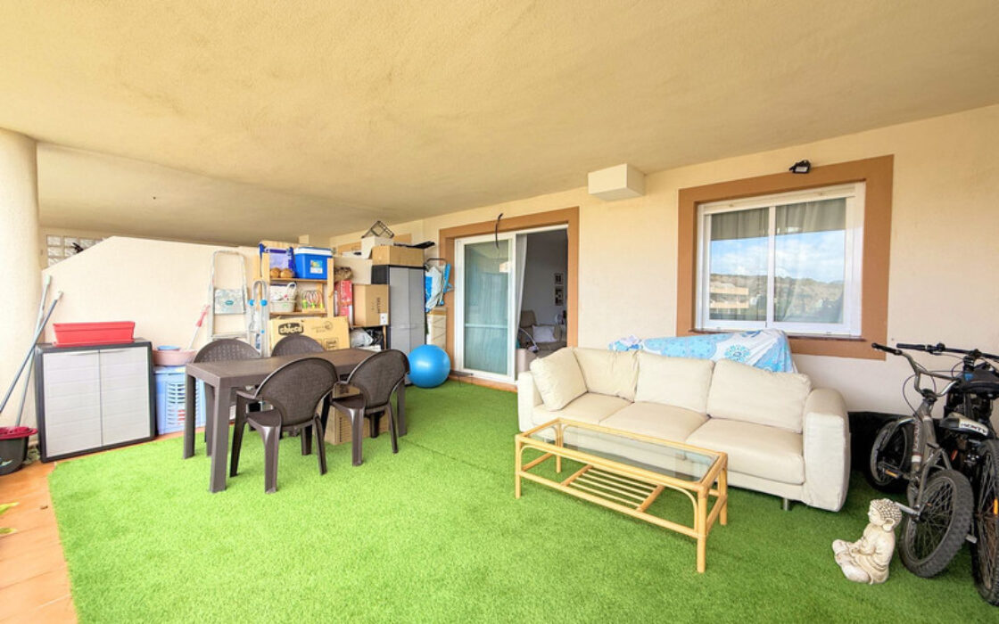 Квартира з терасою та видом на море в Касаресі 61 кв.м