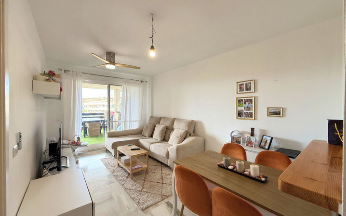 Квартира з терасою та видом на море в Касаресі 61 кв.м