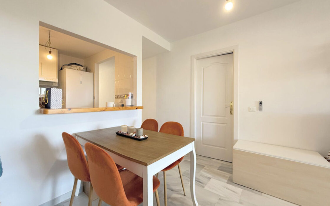 Квартира з терасою та видом на море в Касаресі 61 кв.м