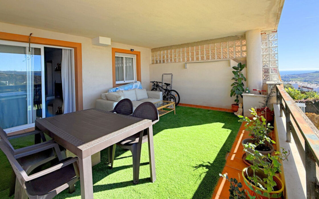 Квартира з терасою та видом на море в Касаресі 61 кв.м