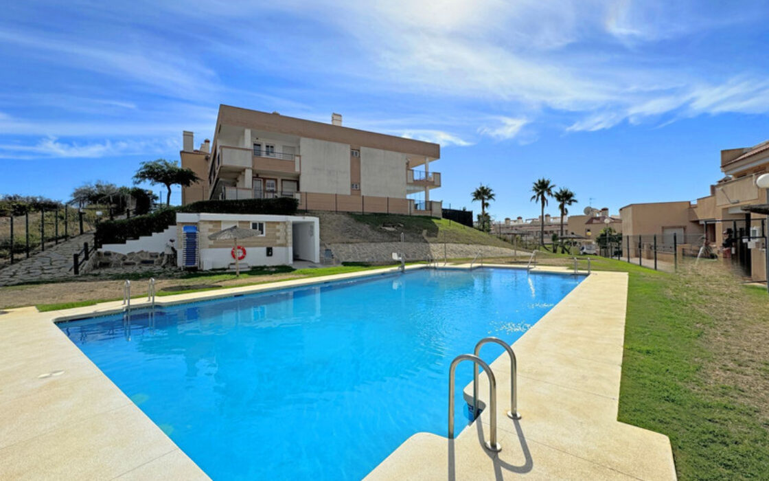 Квартира з терасою та видом на море в Касаресі 61 кв.м