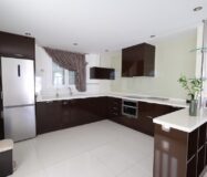 Будинок у Сьюдад Кесада 358 кв.м з терасою та барбекю