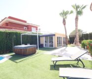 Будинок у Сьюдад Кесада 358 кв.м з терасою та барбекю