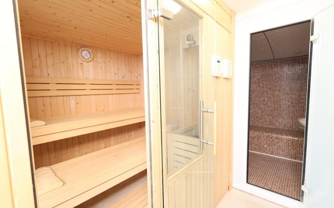 Будинок у Сьюдад Кесада 358 кв.м з терасою та барбекю