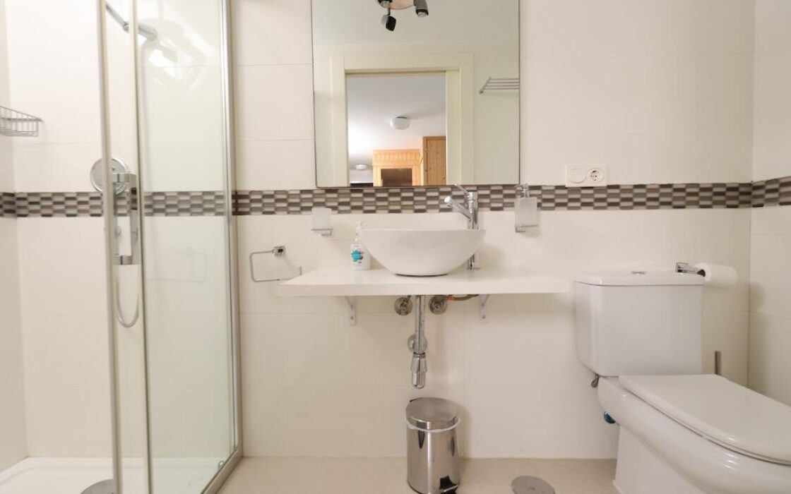 Будинок у Сьюдад Кесада 358 кв.м з терасою та барбекю