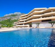 Простора квартира в Альтеа Хіллс з терасою та видом на море