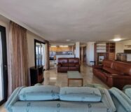 Простора квартира в Альтеа Хіллс з терасою та видом на море