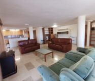 Простора квартира в Альтеа Хіллс з терасою та видом на море