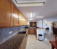 Простора квартира в Альтеа Хіллс з терасою та видом на море