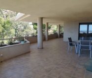 Простора квартира в Альтеа Хіллс з терасою та видом на море