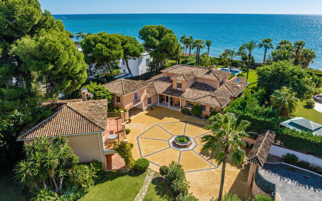 Вілла біля моря в Новій Золотій Мілі з терасою, 735 кв.м.