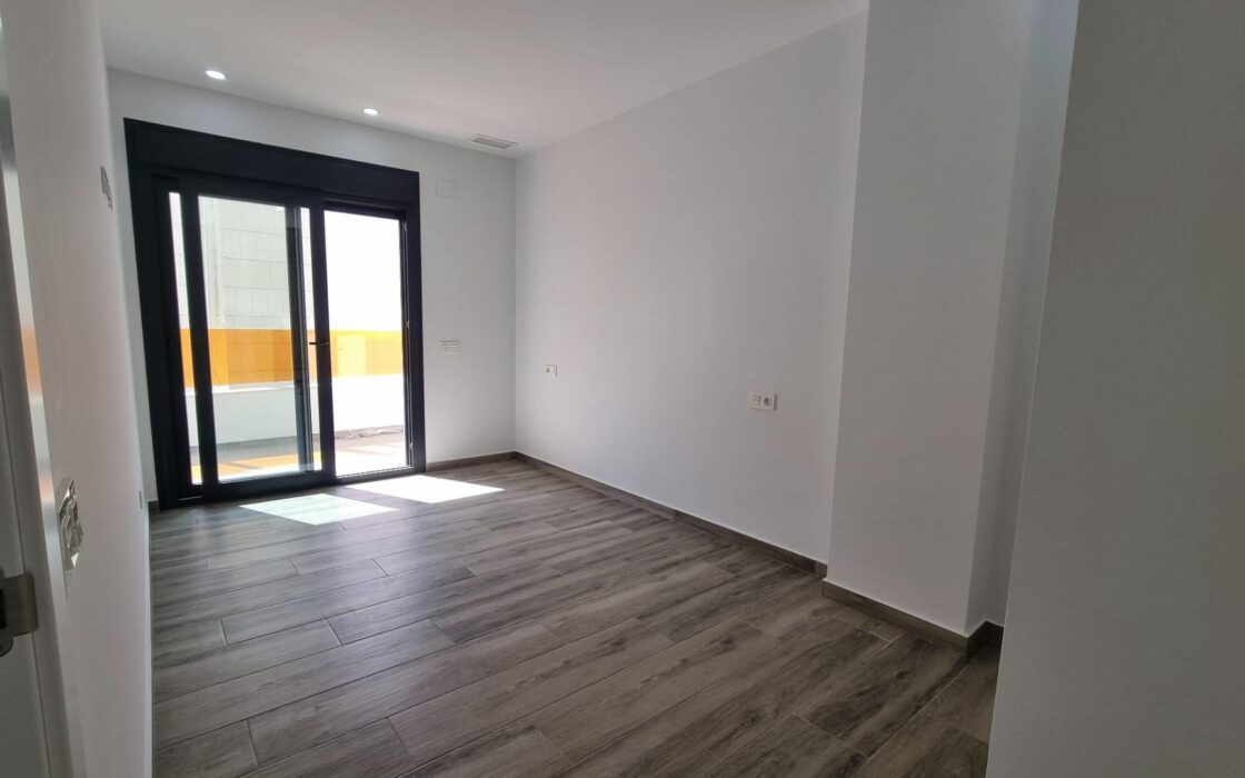 Апартаменты 108 кв.м в Торревьехе 200 м от моря