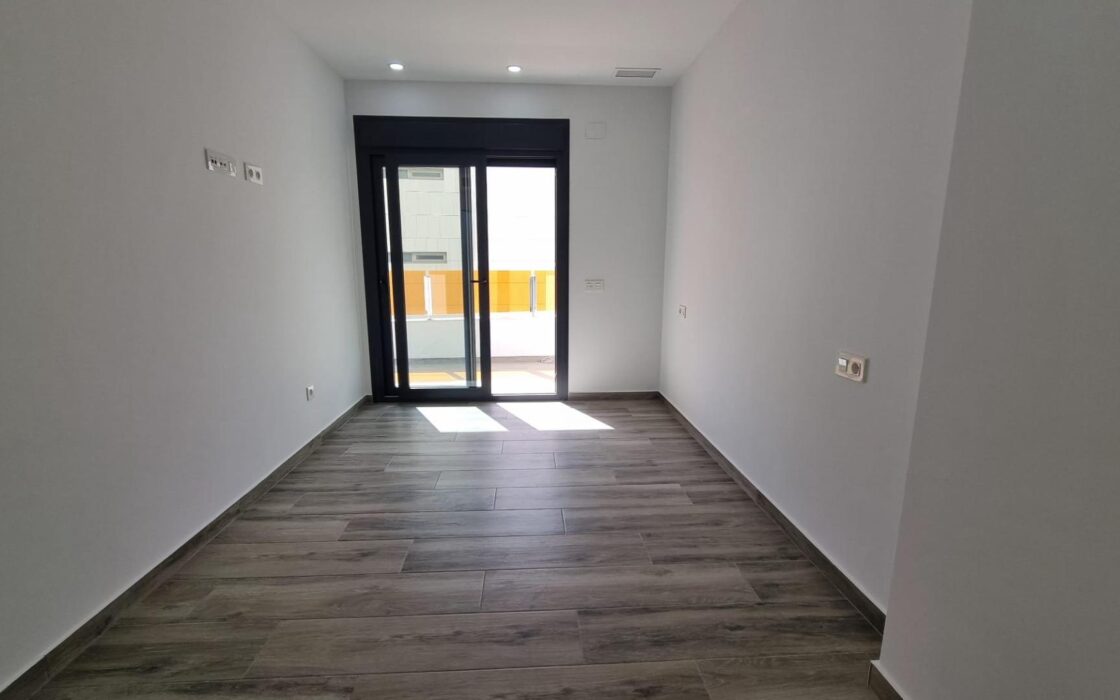 Апартаменты 108 кв.м в Торревьехе 200 м от моря