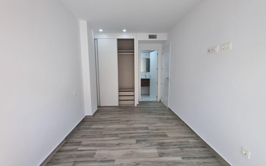 Апартаменты 108 кв.м в Торревьехе 200 м от моря