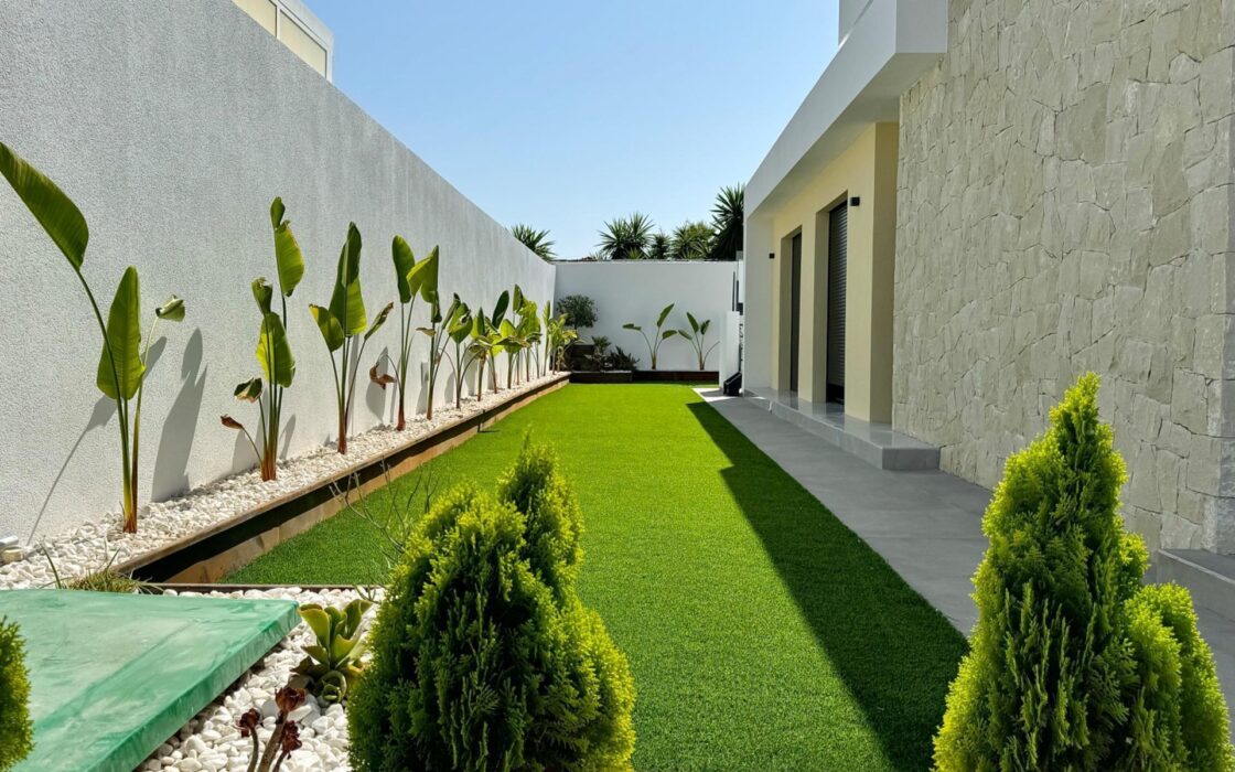 Вилла в Торревьехе 125 кв.м с террасой у моря