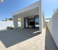 Вилла в Торревьехе 125 кв.м с террасой у моря