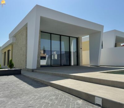 Вілла в Торрев’єсі 125 кв.м з терасою біля моря