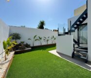 Вилла в Торревьехе 125 кв.м с террасой у моря