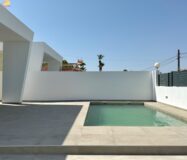 Вилла в Торревьехе 125 кв.м с террасой у моря