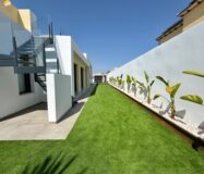 Вилла в Торревьехе 125 кв.м с террасой у моря