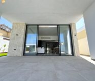 Вилла в Торревьехе 125 кв.м с террасой у моря