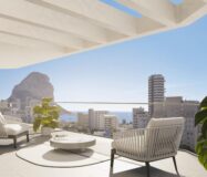 Новые квартиры в Кальпе с видом на море у пляжа