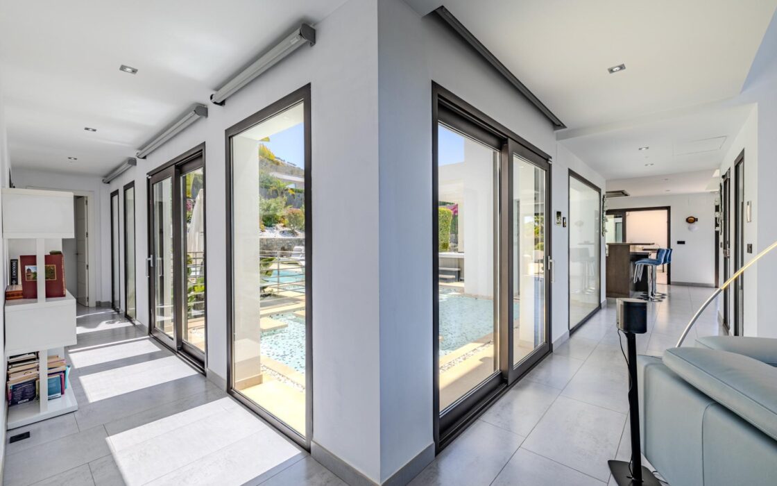 Вілла в Хавеа, 521 кв.м, з терасами та видами на море