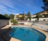 Вілла в Альбірі з терасою та панорамним видом 380 кв.м