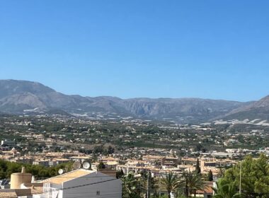 Вилла в Альбире с террасой и панорамным видом 380 кв.м