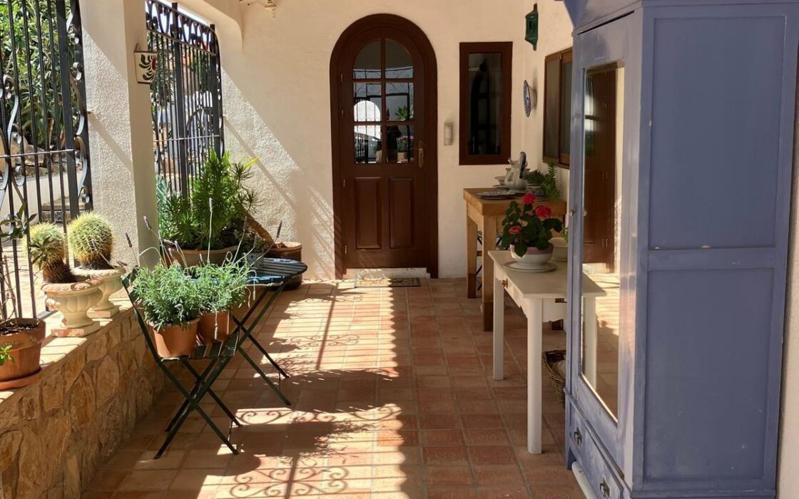 Вілла в Альбірі з терасою та панорамним видом 380 кв.м