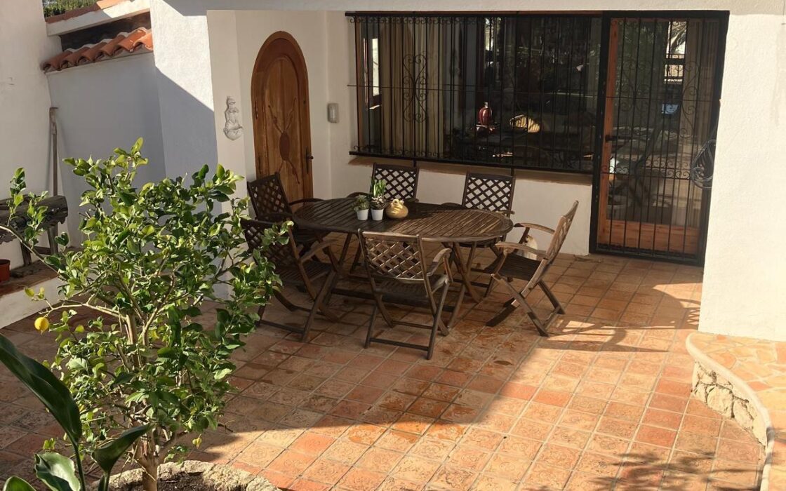 Вілла в Альбірі з терасою та панорамним видом 380 кв.м