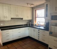 Вілла в Альбірі з терасою та панорамним видом 380 кв.м