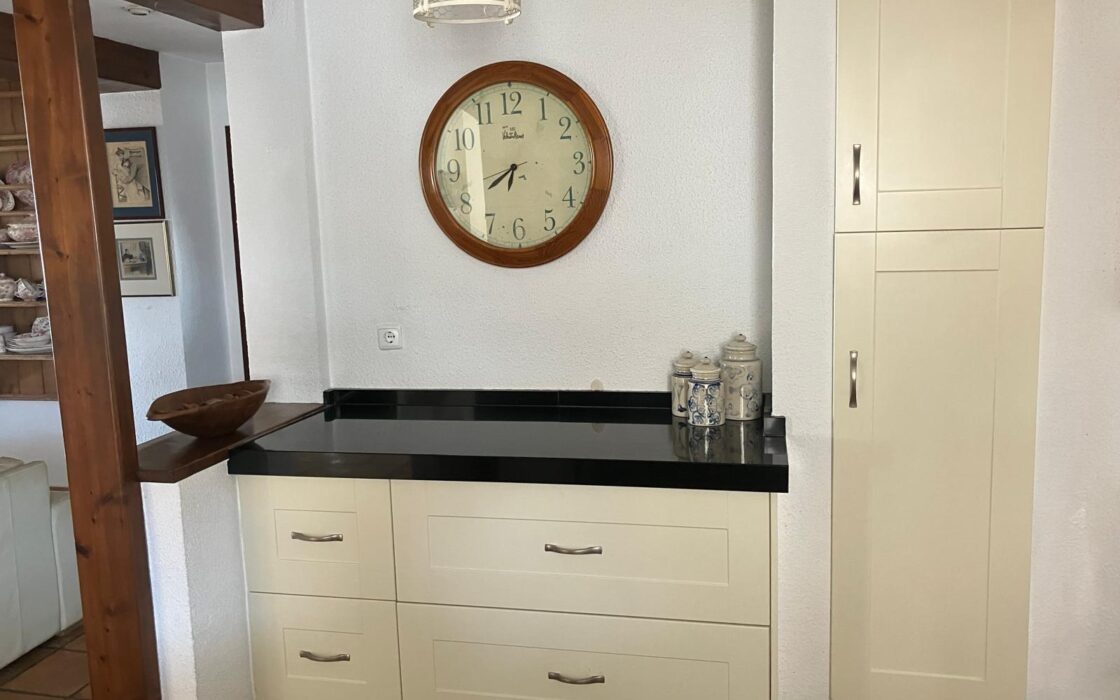 Вілла в Альбірі з терасою та панорамним видом 380 кв.м