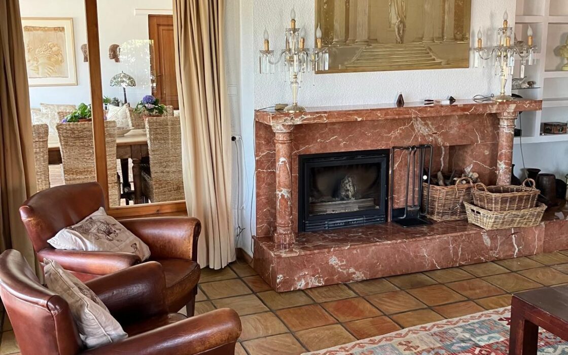 Вілла в Альбірі з терасою та панорамним видом 380 кв.м