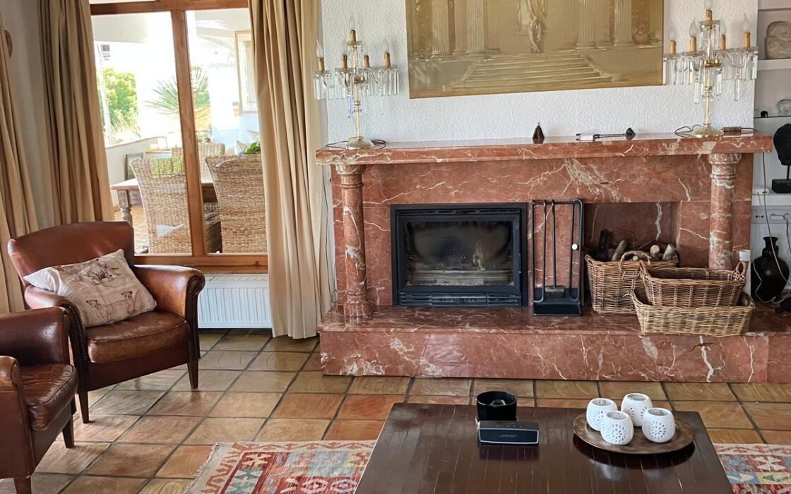 Вілла в Альбірі з терасою та панорамним видом 380 кв.м