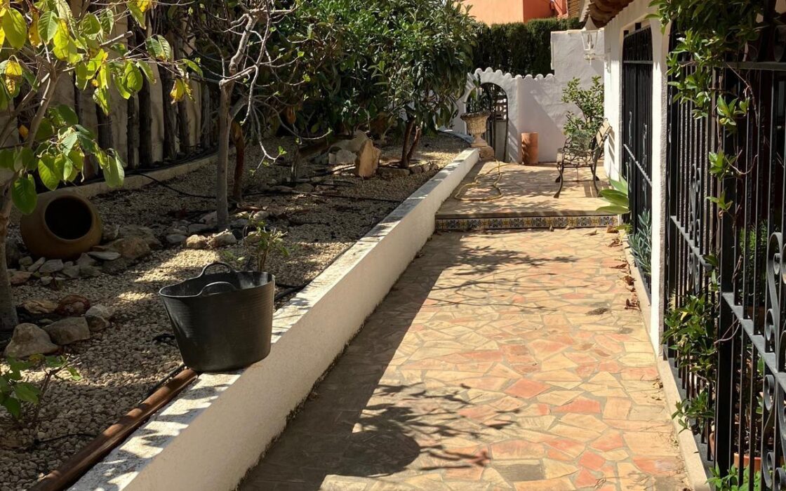 Вілла в Альбірі з терасою та панорамним видом 380 кв.м