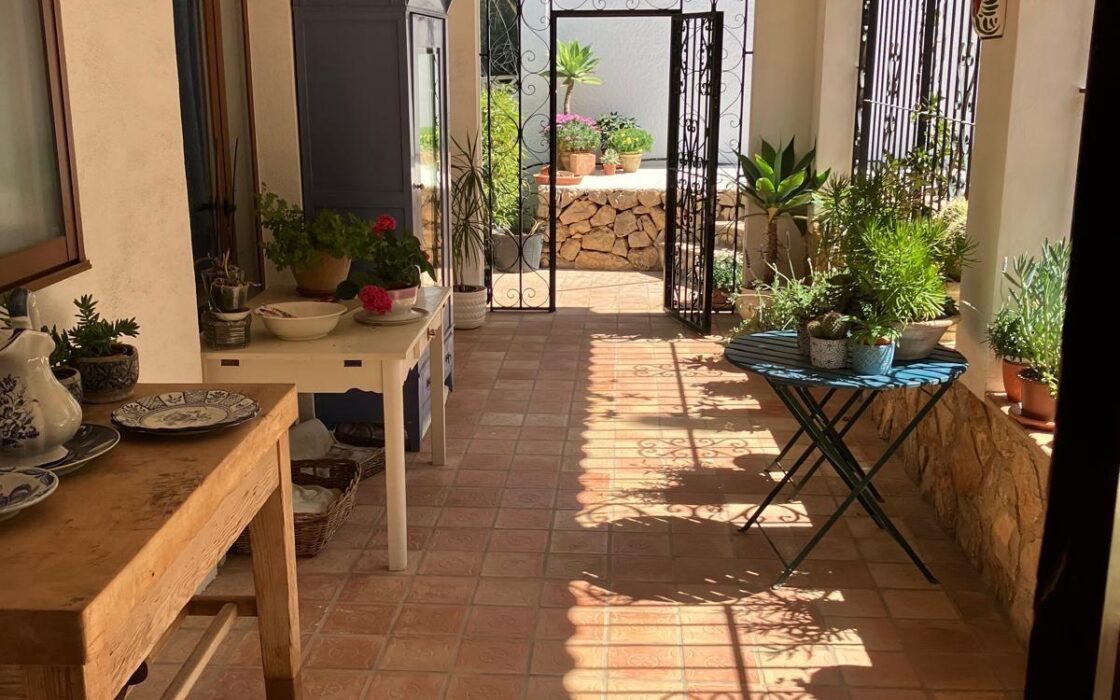 Вілла в Альбірі з терасою та панорамним видом 380 кв.м