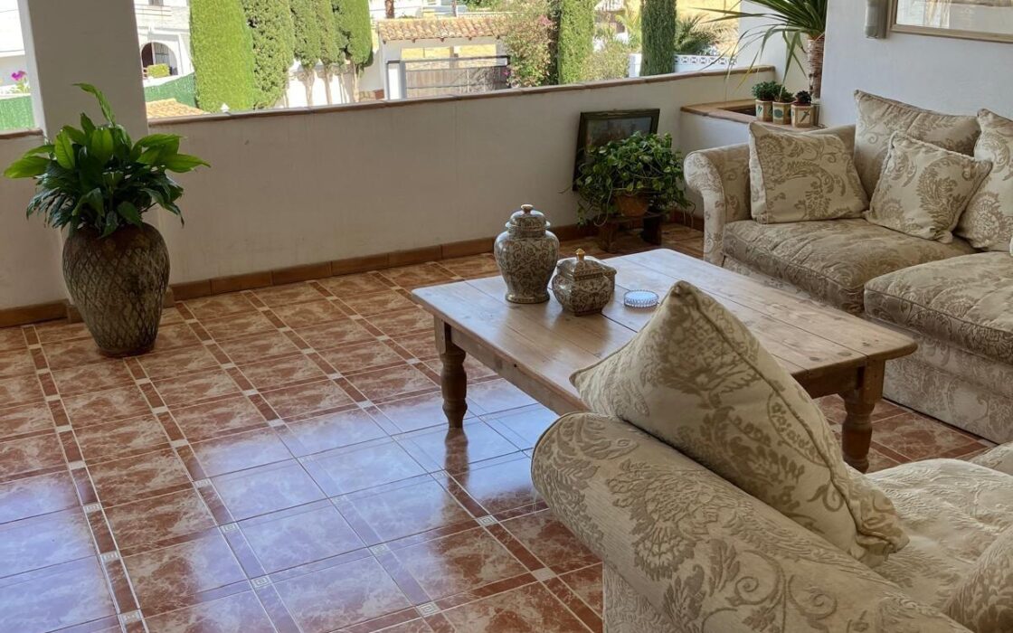 Вілла в Альбірі з терасою та панорамним видом 380 кв.м