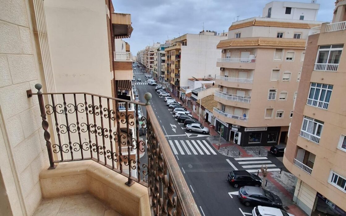 Апартаменты 74 кв.м с террасой в Торревьехе у моря