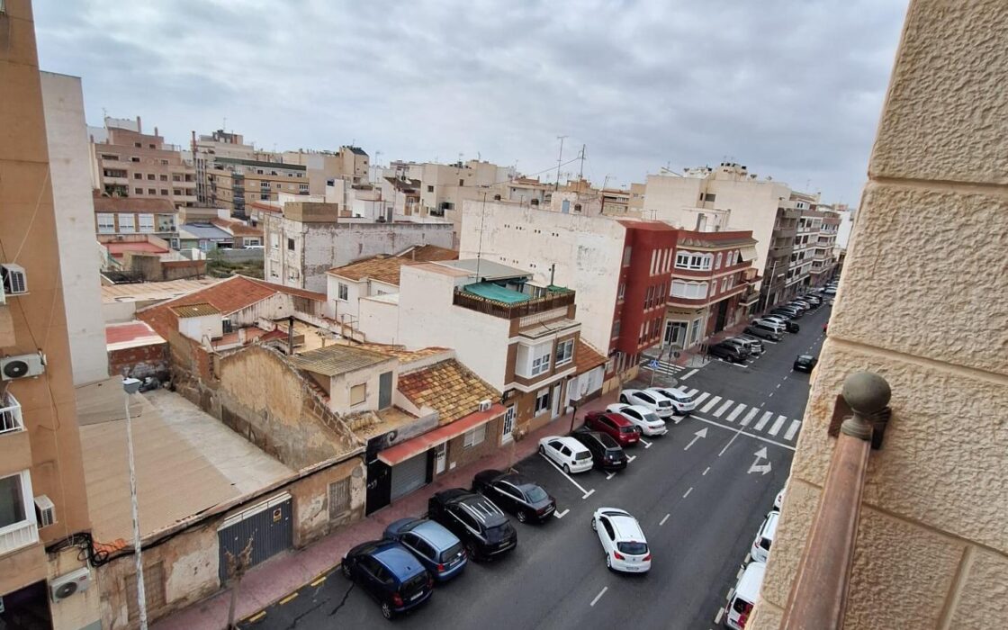 Апартаменты 74 кв.м с террасой в Торревьехе у моря