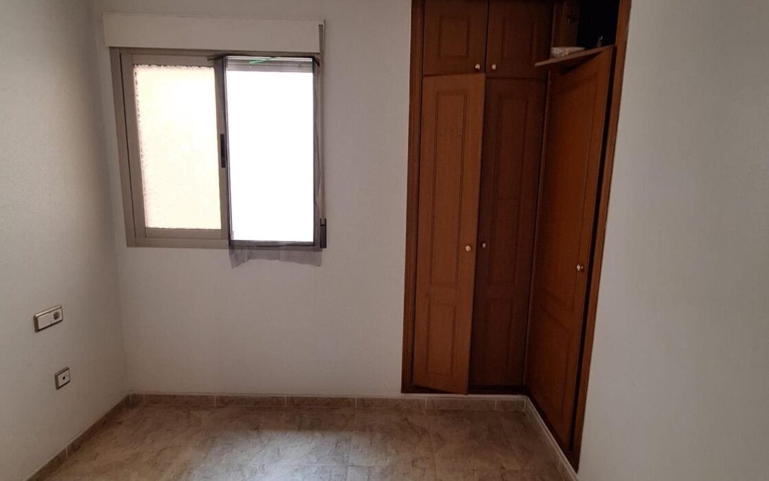 Апартаменты 74 кв.м с террасой в Торревьехе у моря