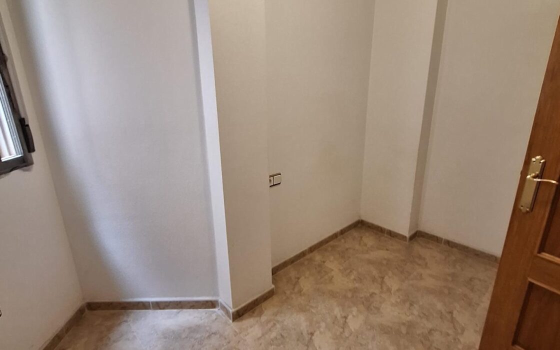 Апартаменты 74 кв.м с террасой в Торревьехе у моря