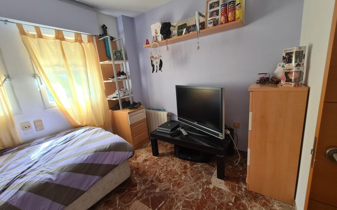 Бунгало в Ла-Альбуферете, 4 комнаты, терраса, 650 м до моря