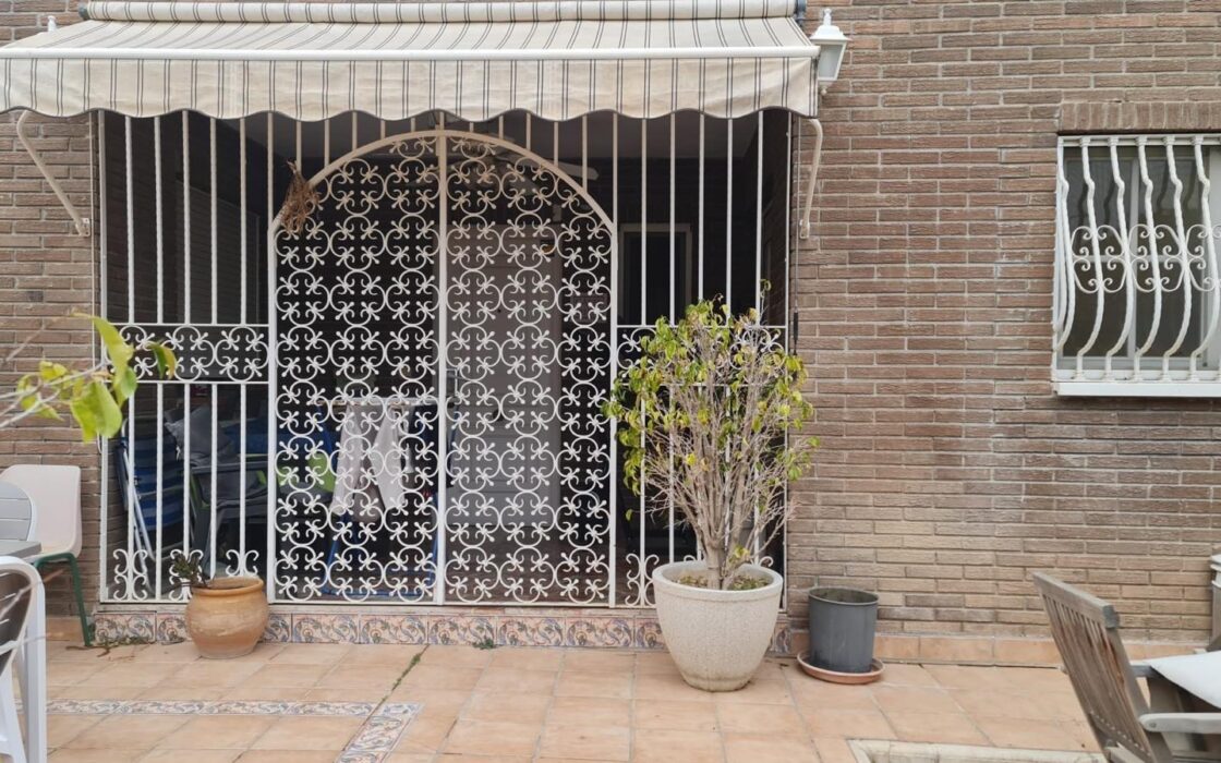 Бунгало в Ла-Альбуферете, 4 комнаты, терраса, 650 м до моря