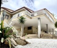 Вілла в Оріуела Коста з терасою 328 кв.м 5 кімнат