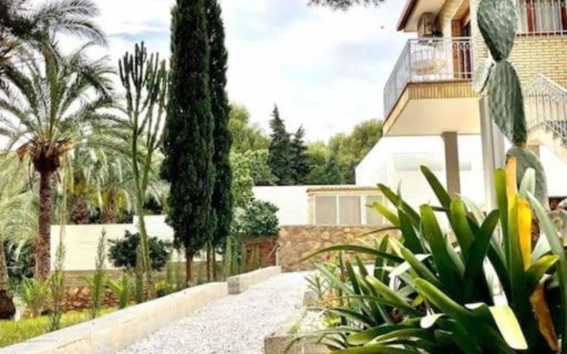 Вілла в Оріуела Коста з терасою 328 кв.м 5 кімнат