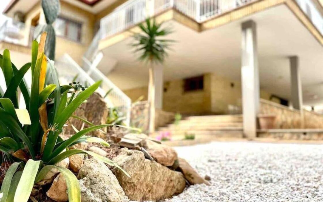 Вілла в Оріуела Коста з терасою 328 кв.м 5 кімнат