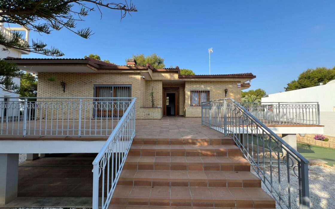 Вілла в Оріуела Коста з терасою 328 кв.м 5 кімнат